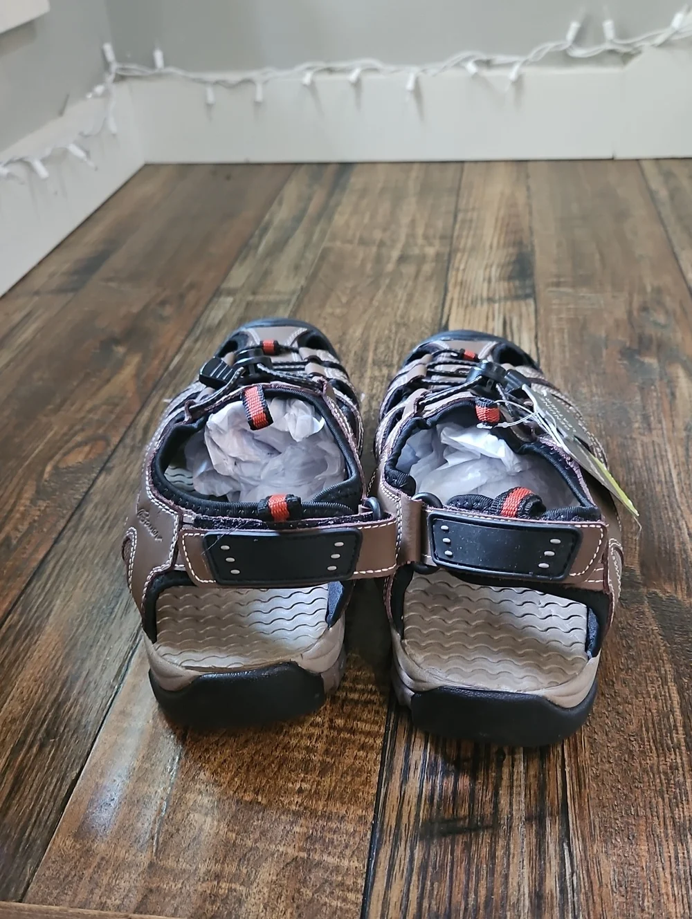 New Eddie Bauer Brown Leather Closed-Toe Sandals - Sporty Outdoor Shoes